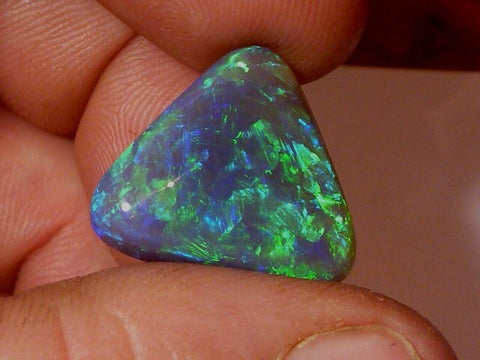 Large 21.24 carat brilliant crystal Opal!